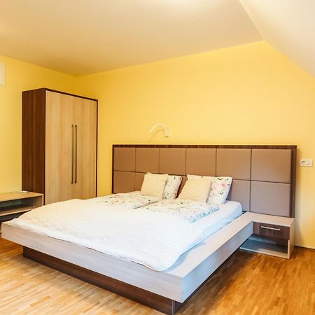 Dvorec Trebnik - Sobe Slovenske Konjice Екстериор снимка