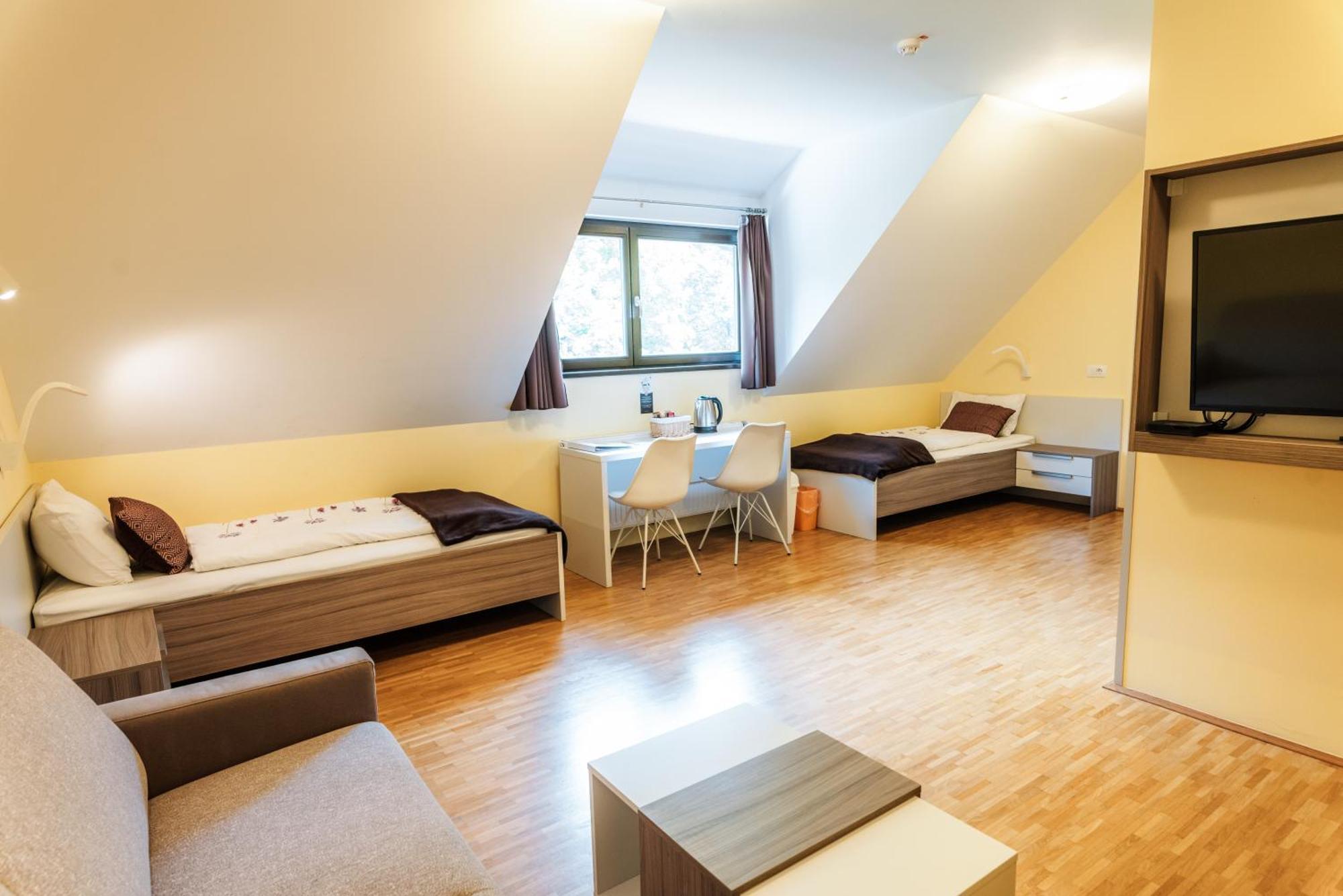 Dvorec Trebnik - Sobe Slovenske Konjice Екстериор снимка