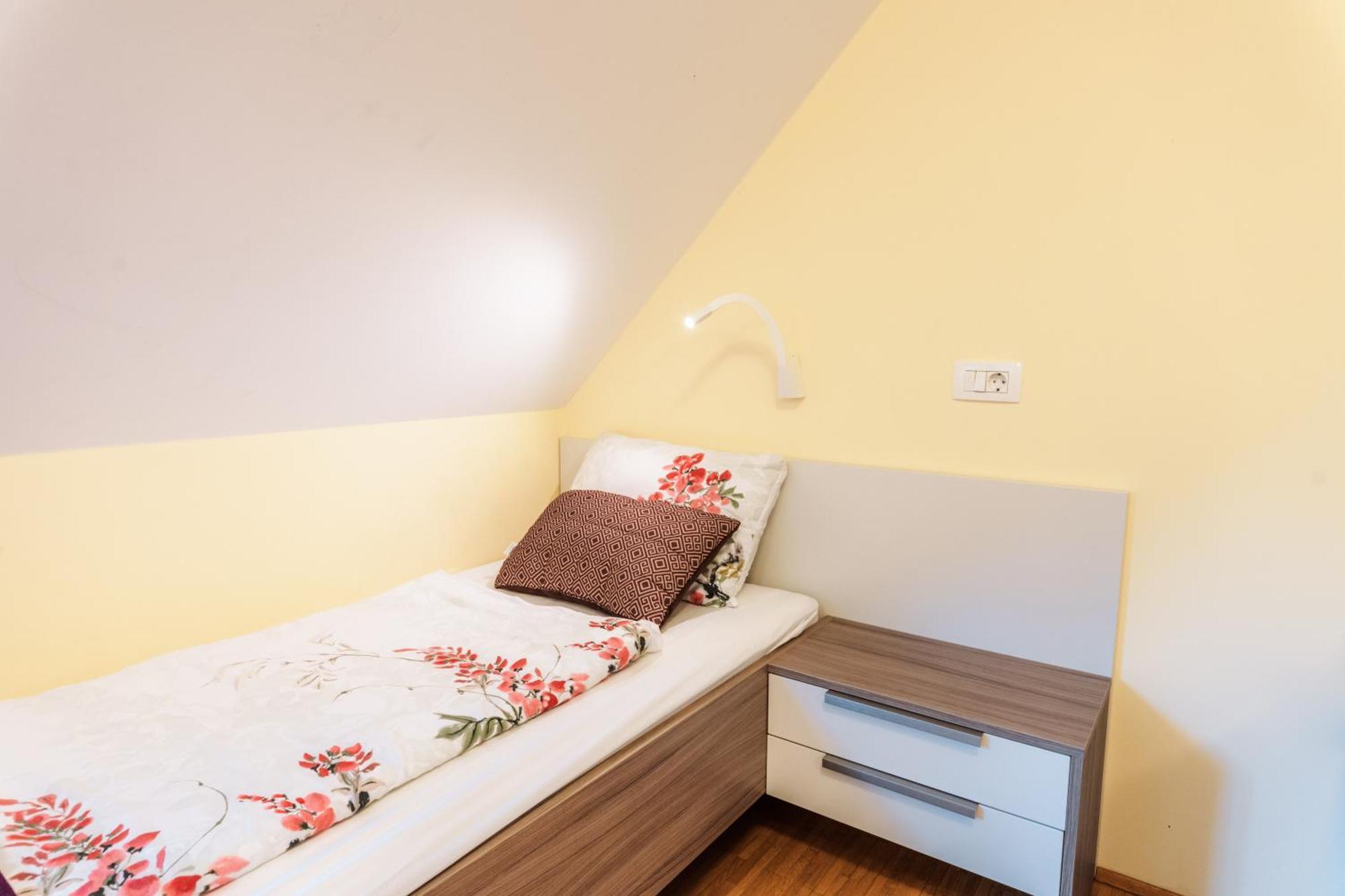 Dvorec Trebnik - Sobe Slovenske Konjice Екстериор снимка