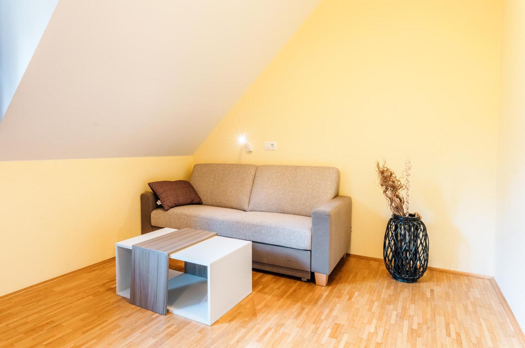 Dvorec Trebnik - Sobe Slovenske Konjice Екстериор снимка