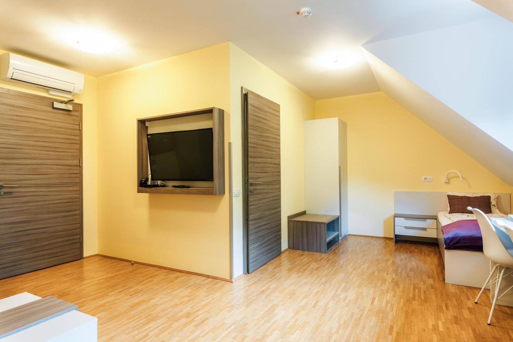 Dvorec Trebnik - Sobe Slovenske Konjice Екстериор снимка